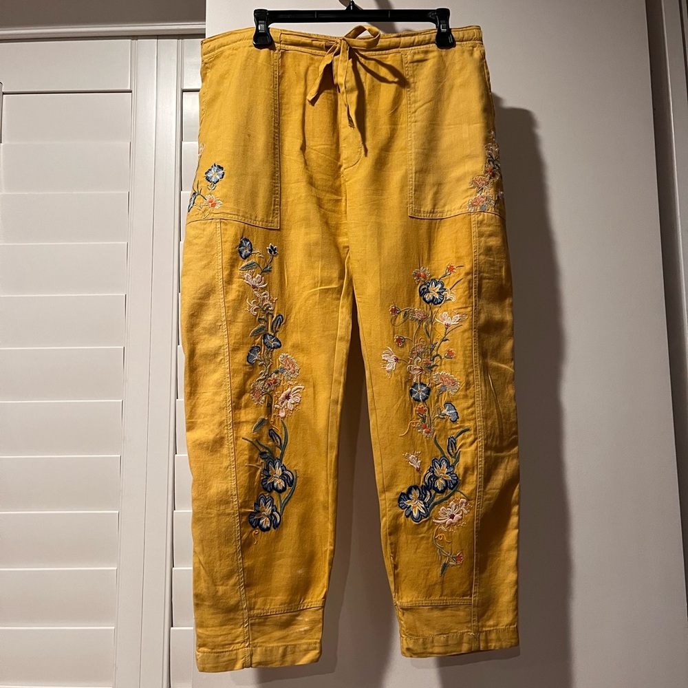 Sundance Lyla Bloom Yellow Chinos with Artistic Flair